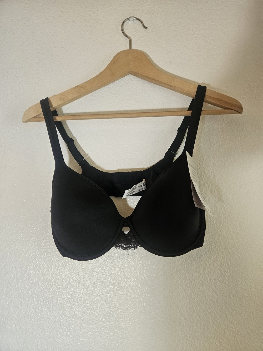 Bali Black Smoothing Undwewire T-Shirt Bra with Lace Trim